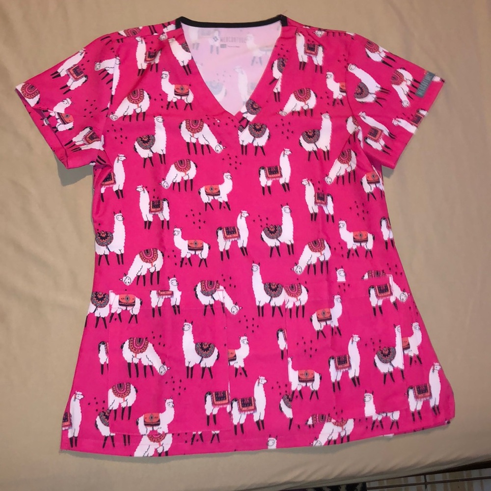 MedCouture Llama Scrub Top 🦙💕